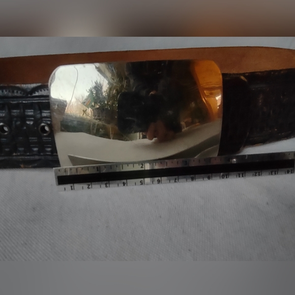 COOL VTG 70S EMBOSSED LEATHER VIETNAM VETERANS BELT CHICAGO NIKEL SILVER BUCKLE - Picture 2 of 13